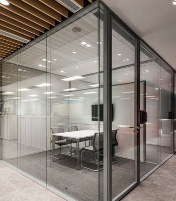 Özel Boyutlu Alüminyum Salıncak Kapı Tempered İzole Salıncak Cam Kapı