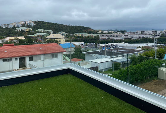 SGCC Tempered Glass U Kanal Glass Balustrade Stable Structure LED Light