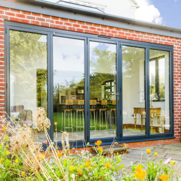 Özelleştirilebilir Ev Alüminyum Katlanabilir Kapı Kilitlenebilir Tutma ile Laminasyonlu Cam