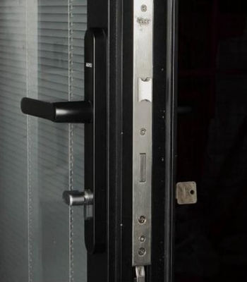 Kasırga Direnci Tempered Glass Bifold Kapı Yüksek Güvenlik Özel