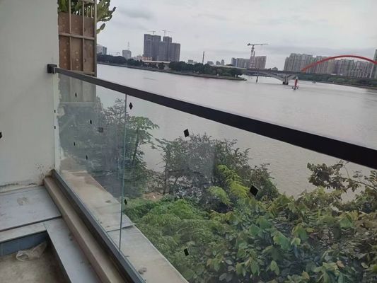 Çerçevesiz Alüminyum U Kanal Cam Çit Dörtgen U Kanal Balustrası