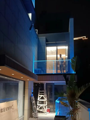 Kolay Kurulum Alüminyum U Kanal Cam Çit Modern LED Işıkla