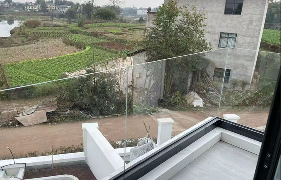 Çeşitli Alüminyum U Kanal Cam Çit İçerisi Alüminyum Cam Balustrası