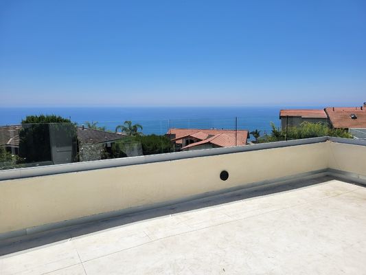 SGCC Tempered Glass U Kanal Glass Balustrade Stable Structure LED Light