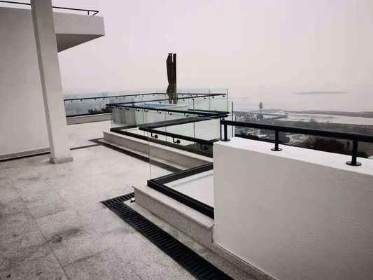 Modern Alüminyum U Kanal Cam Çit Özel Çerçevesiz Cam Balkon Çitleri