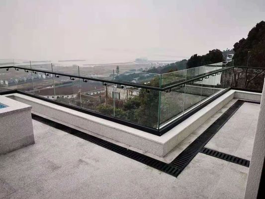 Modern Alüminyum U Kanal Cam Çit Özel Çerçevesiz Cam Balkon Çitleri