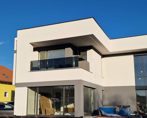 Özel Yapılandırılmış Yumuşak Çerçevesiz Cam Balustrası Toz Kanıtlı ve Kolay Temizlenir