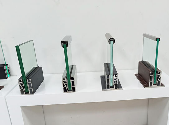 Alüminyum U Kanal Cam Balustrası Dış Çevre için Hava Duruma Dirençli