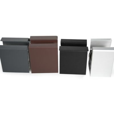 Modern Cam Çatı Çit Çapraz Tempered Glass U Kanal Çerçevesiz 12-20mm Balkon Balustrası