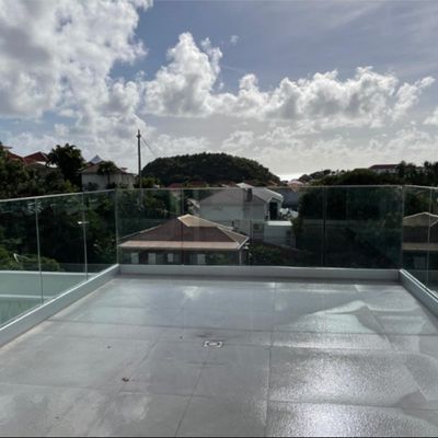 Açık Görünüm Çerçevesiz Cam U Kanal Çitleri LED Işıkları ve 5 Yıllık Garanti