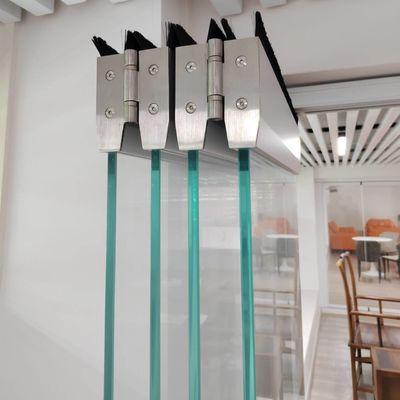 Şık ve Modern Alüminyum Katlanır Kapı, Güvenli Kilitleme Mekanizması ve İyi Ses Yalıtımı