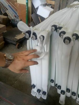 Kolay Kurulum için İyi Ses Yalıtımı Yüksek Kaliteli EPDM ve Silikon Mastik ile Alüminyum Katlanır Kapı