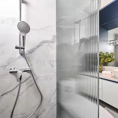 Özel Alüminyum İç Banyo Bölgesi 1.4mm Profil Kalınlığı ve Dondurulmuş Cam