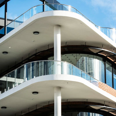 Beş Yıl Garantili ve Temperli Lamine Camlı Özelleştirilebilir U Kanal Cam Korkuluk