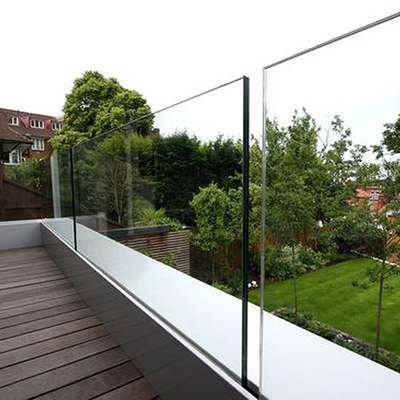 Alüminyum U Kanal Cam Çit Çerçevesiz 12 mm Tempered Glass Dış Kompozit Decking Balustrad Kits