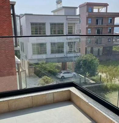 Kolay Bakım Alüminyum ve Cam Çit Yüksek Güçlü Çitle